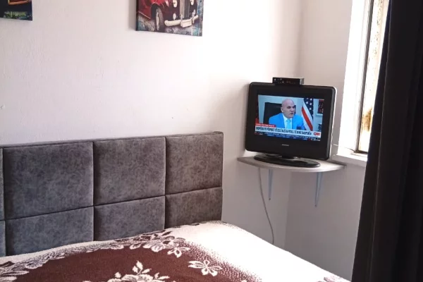 Shtepi me qera Apartament ne Tirane, Garsoniere, Mobilimi E mobiluar, Pagesa 600  Euro.