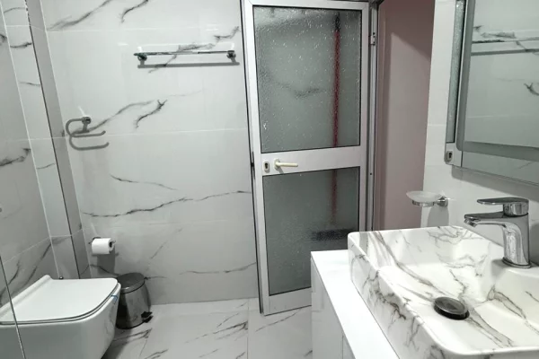 Shtepi me qera Apartament ne Tirane, 1+1, Mobilimi E mobiluar, Pagesa 500  Euro.