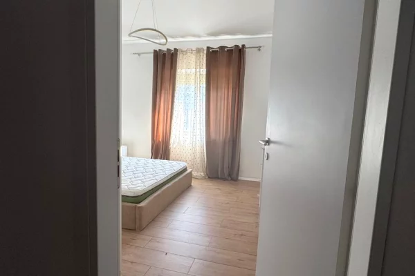 Shtepi me qera Apartament ne Tirane, 1+1, Mobilimi E mobiluar, Pagesa 500  Euro.