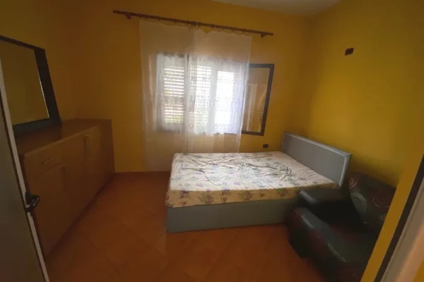 Shtepi me qera Apartament ne Tirane, 1+1, Mobilimi E mobiluar, Pagesa 300  Euro.