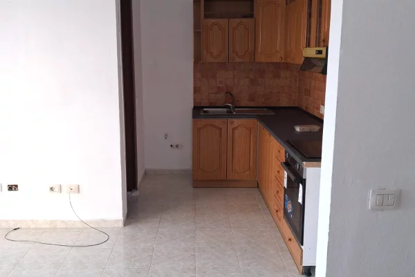 Shtepi me qera Apartament ne Tirane, 1+1, Mobilimi E mobiluar, Pagesa 400  Euro.
