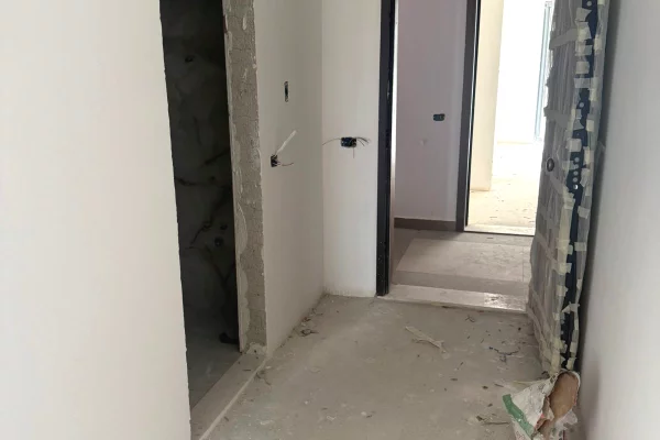 Shtepi me qera Apartament ne Tirane, 1+1, Mobilimi E mobiluar, Pagesa 135,000  Euro.