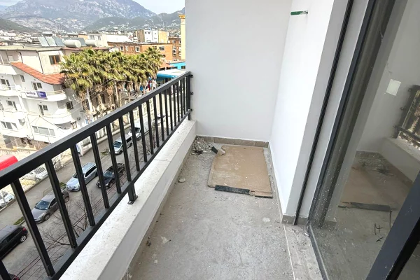 Shtepi me qera Apartament ne Tirane, 1+1, Mobilimi E mobiluar, Pagesa 135,000  Euro.