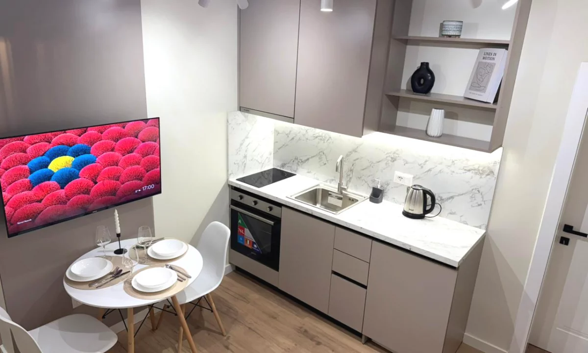 Shtepi ne shitje Apartament ne Tirane, 1+1, Mobilimi E mobiluar, Pagesa 193,000  Euro.