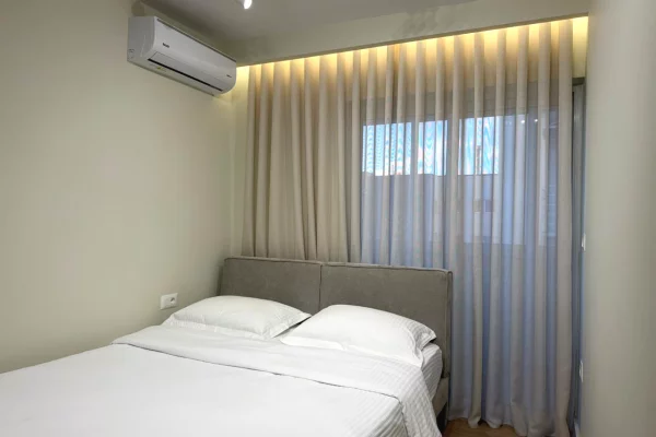 Shtepi ne shitje Apartament ne Tirane, 1+1, Mobilimi E mobiluar, Pagesa 193,000  Euro.