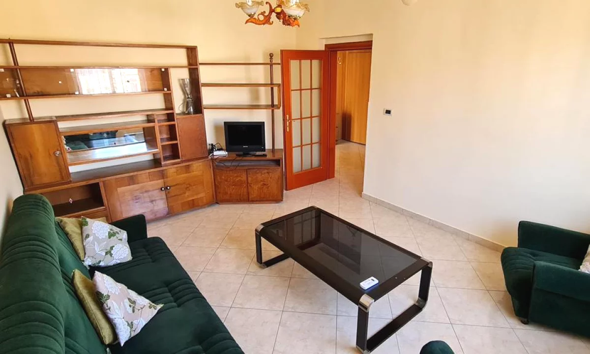 Shtepi me qera Apartament ne Tirane, 2+1, Mobilimi E mobiluar, Pagesa 500  Euro.