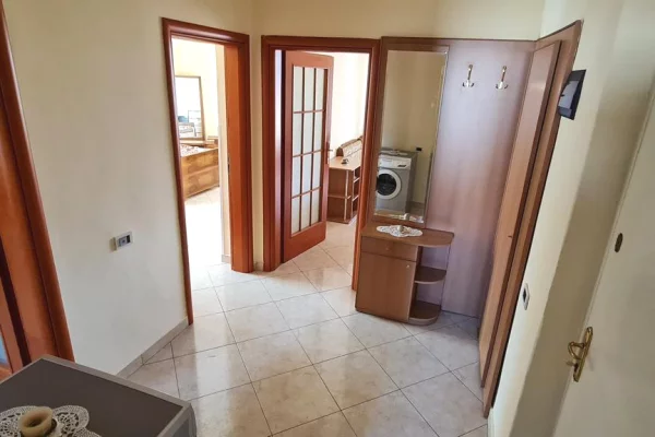 Shtepi me qera Apartament ne Tirane, 2+1, Mobilimi E mobiluar, Pagesa 500  Euro.