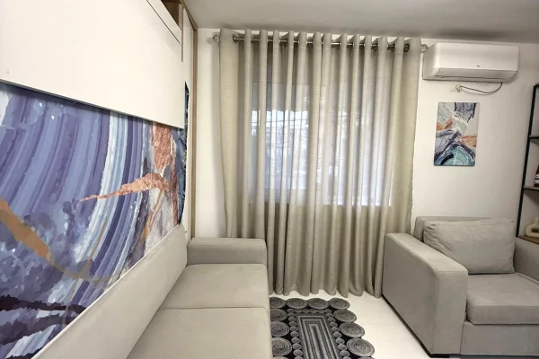 Shtepi ne shitje Apartament ne Tirane, Garsoniere, Mobilimi E mobiluar, Pagesa 86,000  Euro.