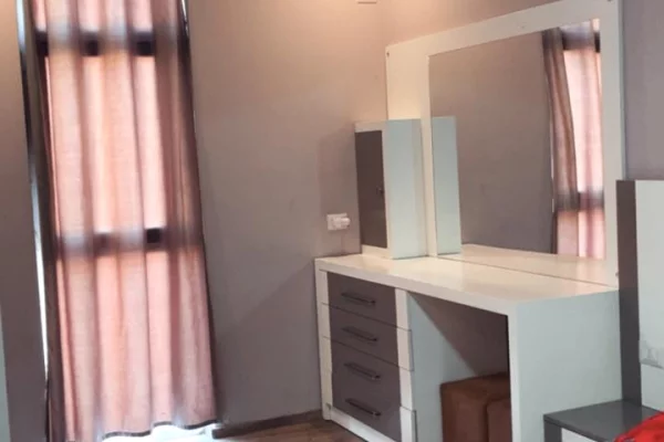 Shtepi me qera Apartament ne Tirane, 1+1, Mobilimi E mobiluar, Pagesa 500  Euro.