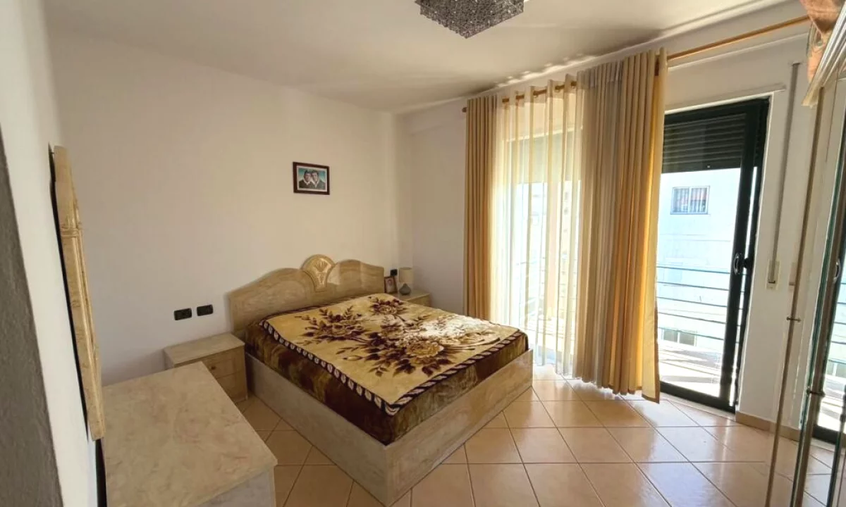 Shtepi ne shitje Apartament ne Tirane, 2+1, Mobilimi E mobiluar, Pagesa 155,000  Euro.