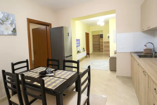Shtepi me qera Apartament ne Tirane, 2+1, Mobilimi E mobiluar, Pagesa 590  Euro.