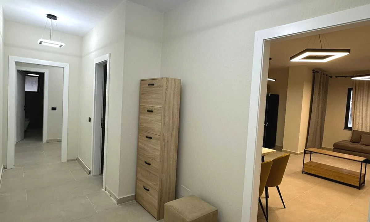 Shtepi me qera Apartament ne Tirane, 2+1, Mobilimi E mobiluar, Pagesa 700  Euro.