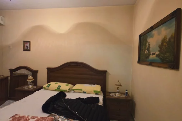 Shtepi ne shitje Apartament ne Tirane, 2+1, Mobilimi E mobiluar, Pagesa 140,000  Euro.