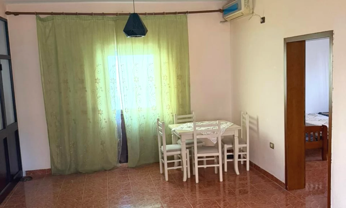 Shtepi me qera Apartament ne Tirane, 2+1, Mobilimi E mobiluar, Pagesa 400  Euro.