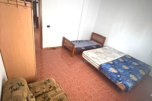 Shtepi me qera Apartament ne Tirane, 2+1, Mobilimi E mobiluar, Pagesa 400  Euro.