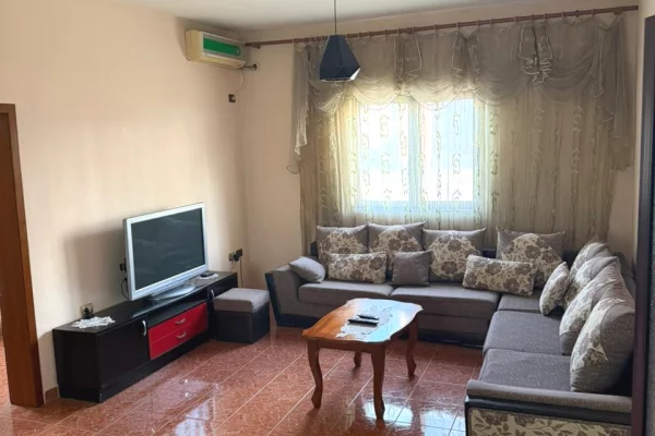 Shtepi me qera Apartament ne Tirane, 2+1, Mobilimi E mobiluar, Pagesa 400  Euro.