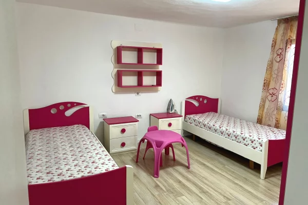 Shtepi me qera 2+1 ne Tirane - 450 Euro