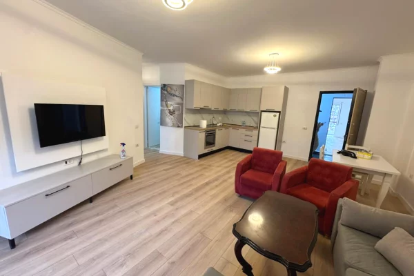 Shtepi ne shitje Apartament ne Tirane, 2+1, Mobilimi E mobiluar, Pagesa 180,000  Euro.