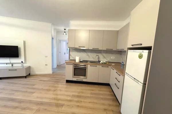 Shtepi ne shitje Apartament ne Tirane, 2+1, Mobilimi E mobiluar, Pagesa 180,000  Euro.