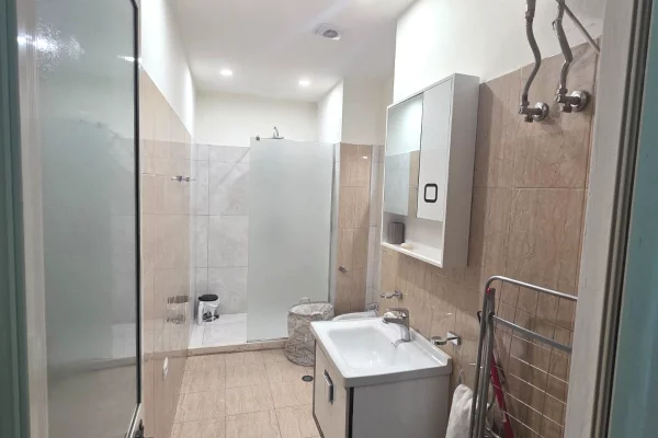 Appartamento in affitto a Tirana 1+1, Arredato