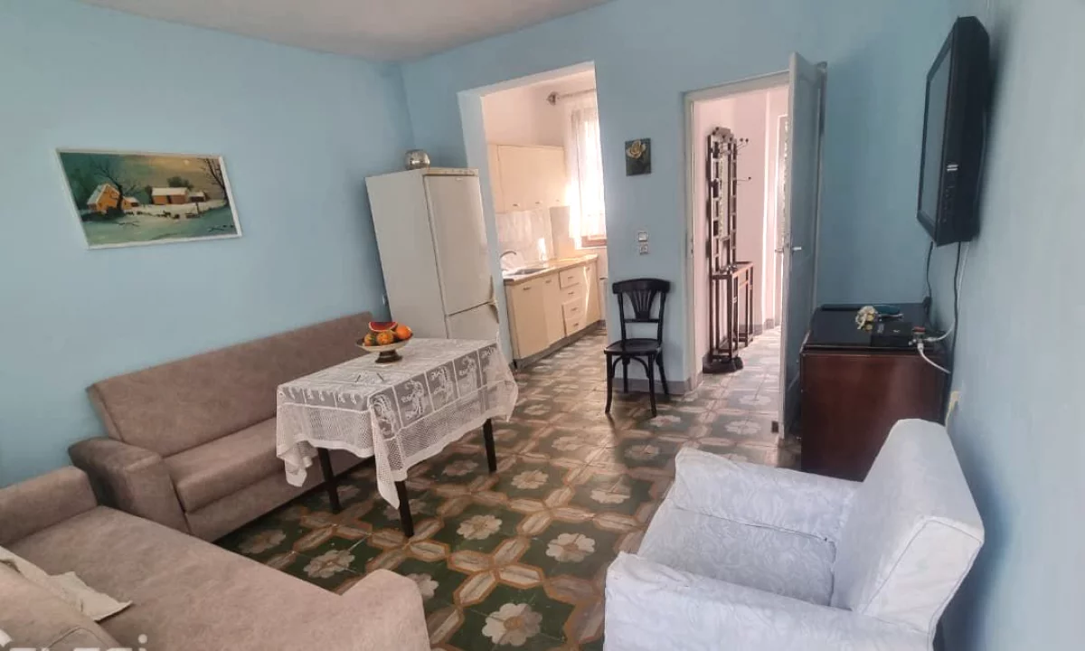 Shtepi me qera Apartament ne Tirane, 2+1, Mobilimi E mobiluar, Pagesa 600  Euro.