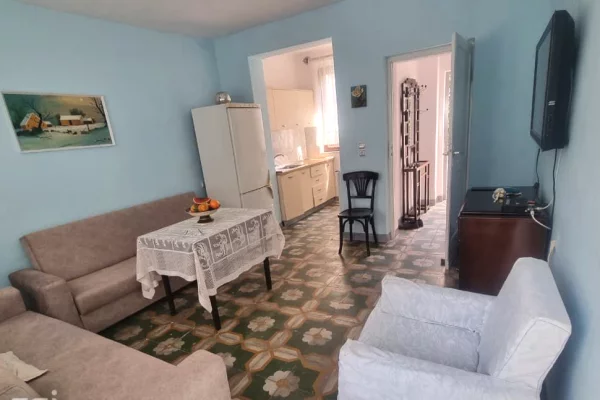 Shtepi me qera 2+1 ne Tirane - 600 Euro