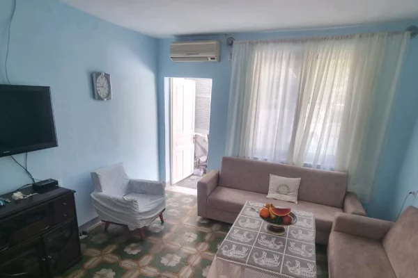 Shtepi me qera Apartament ne Tirane, 2+1, Mobilimi E mobiluar, Pagesa 600  Euro.