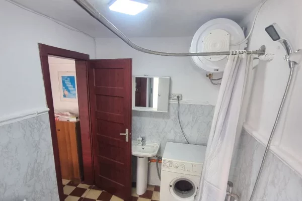 Shtepi me qera Apartament ne Tirane, 2+1, Mobilimi E mobiluar, Pagesa 600  Euro.