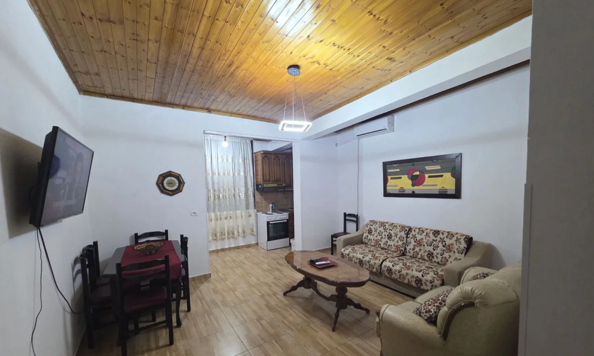 Shtepi me qera Apartament ne Tirane, 1+1, Mobilimi E mobiluar, Pagesa 400  Euro.