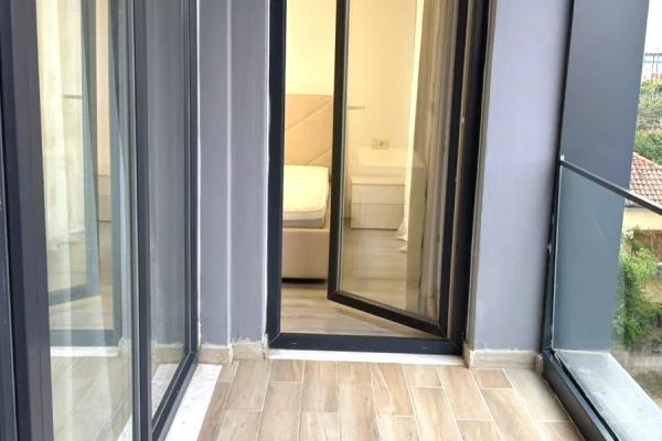 Shtepi me qera Apartament ne Tirane, 2+1, Mobilimi E mobiluar, Pagesa 700  Euro.