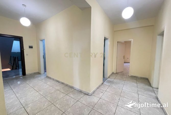 Myslym Shyri, Cmim OKAZION, Shitet apartament 2+1+2
