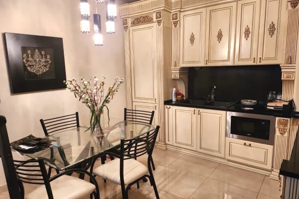 Shtepi me qera 3+1 ne Tirane - 22,000 Leke