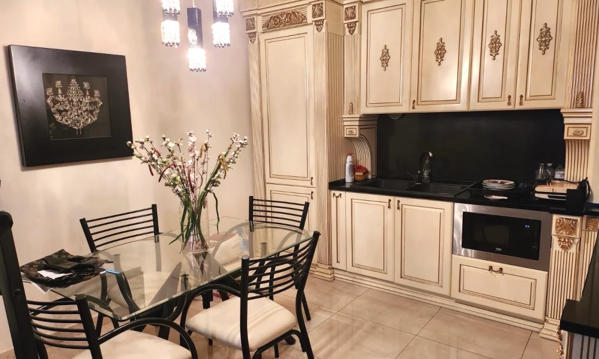 Shtepi me qera Apartament ne Tirane, 3+1, Mobilimi E mobiluar, Pagesa 22,000  Leke.
