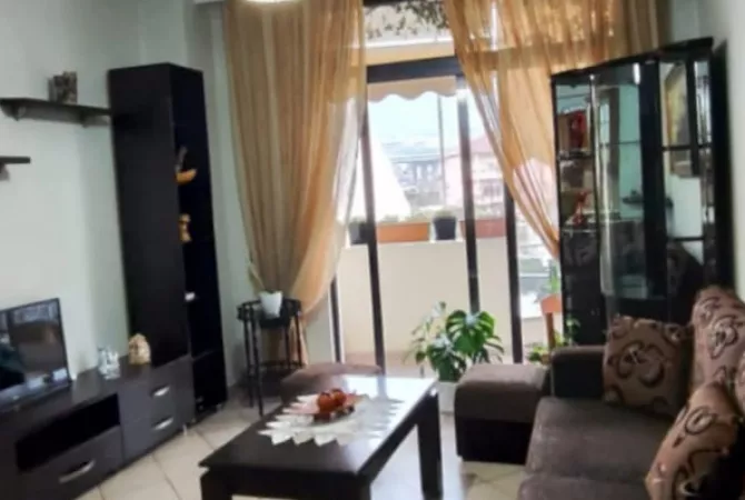 Jepet apartment me qera 2+1, ID 13524