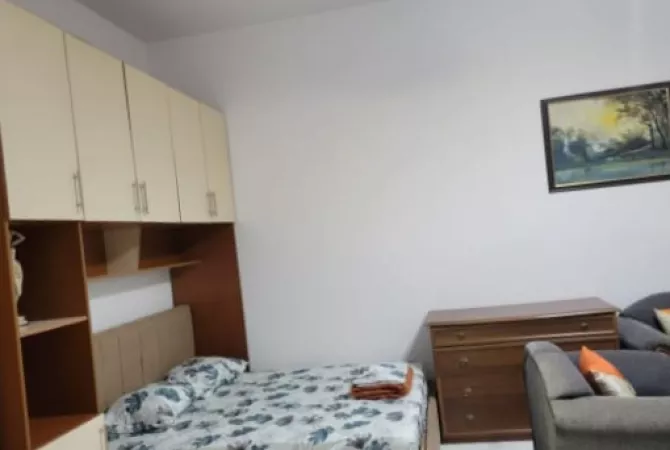 Jepet garsoniere me qera,  ID 13540