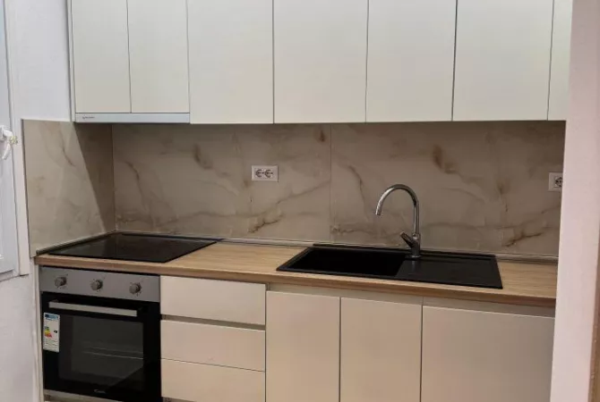 Shtepi me qera Apartament ne Tirane, 1+1, Mobilimi E mobiluar, Pagesa 600  Euro.