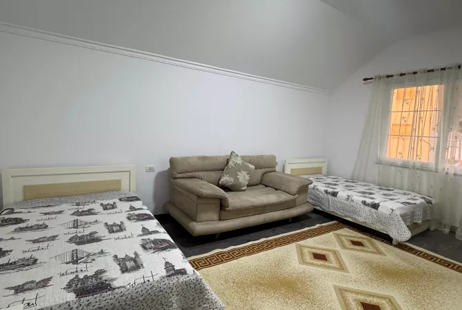 Shtepi ne shitje Apartament ne Tirane, 2+1, Mobilimi E mobiluar, Pagesa 117,000  Euro.