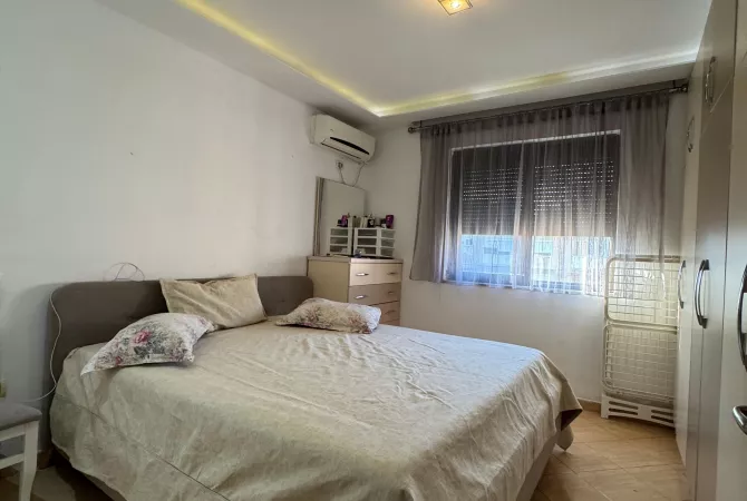 Shtepi ne shitje Apartament ne Tirane, 2+1, Mobilimi E mobiluar, Pagesa 117,000  Euro.