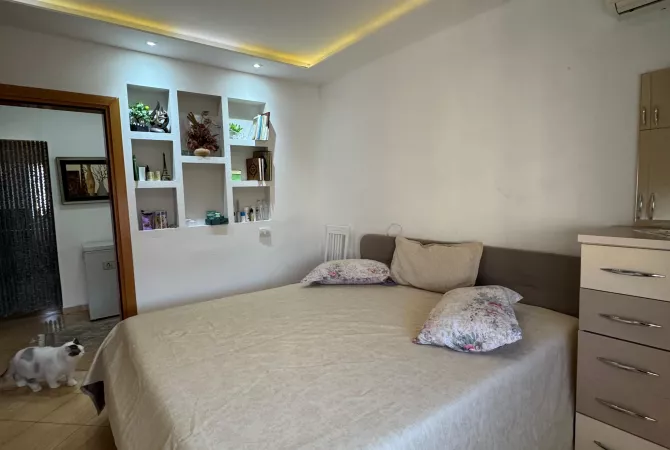 Shtepi ne shitje Apartament ne Tirane, 2+1, Mobilimi E mobiluar, Pagesa 117,000  Euro.