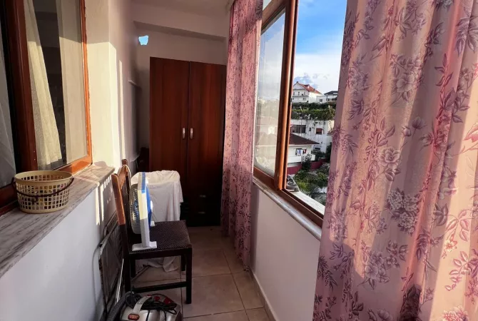 Shitet apartament 1+1 Ali Demi