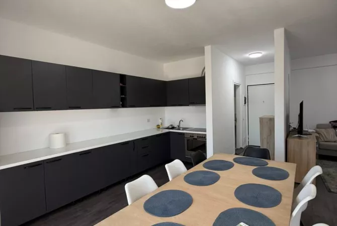 Shtepi me qera Apartament ne Tirane, 2+1, Mobilimi E mobiluar, Pagesa 650  Euro.