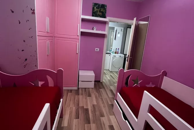 Shtepi me qera Apartament ne Tirane, 2+1, Mobilimi E mobiluar, Pagesa 1,000  Euro.