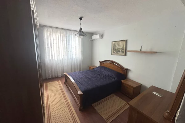 Shtepi me qera Apartament ne Tirane, 2+1, Mobilimi E mobiluar, Pagesa 55,000  Leke.