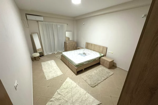 Shtepi ne shitje Apartament ne Tirane, 2+1, Mobilimi E mobiluar, Pagesa 1,400,000  Leke.