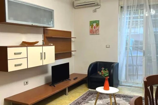 Shtepi me qera Apartament ne Tirane, 1+1, Mobilimi E mobiluar, Pagesa 55,000  Leke.