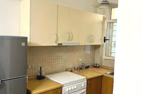 Shtepi me qera Apartament ne Tirane, 1+1, Mobilimi E mobiluar, Pagesa 55,000  Leke.