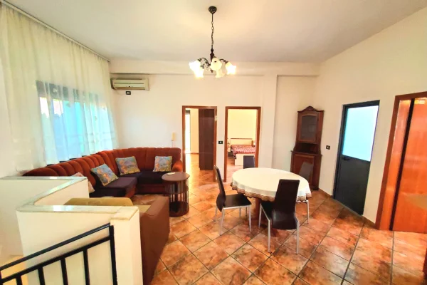Shtepi me qera 2+1 ne Tirane - 55,000 Leke