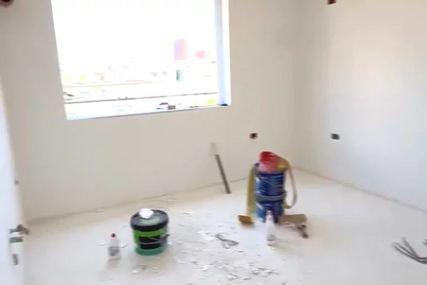 Shtepi ne shitje Apartament ne Tirane, 1+1, Mobilimi Bosh, pa mobiluar, Pagesa 125,000  Euro.