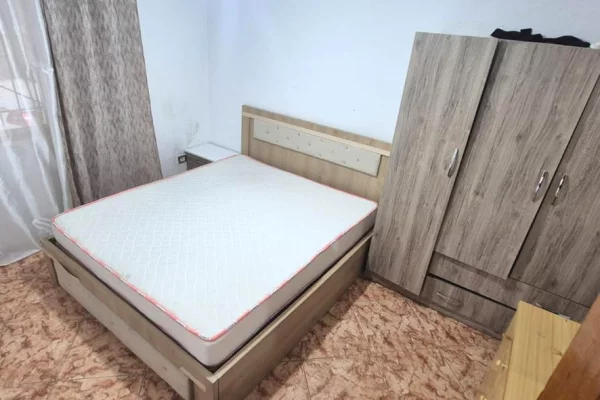 Shtepi me qera Apartament ne Tirane, Garsoniere, Mobilimi E mobiluar, Pagesa 30,000  Leke.