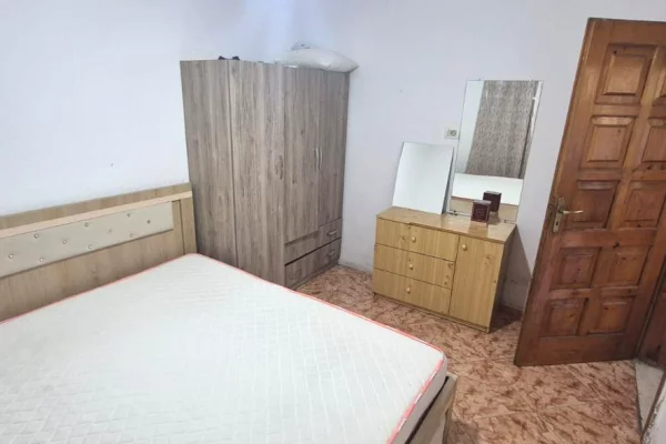 Shtepi me qera Apartament ne Tirane, Garsoniere, Mobilimi E mobiluar, Pagesa 30,000  Leke.